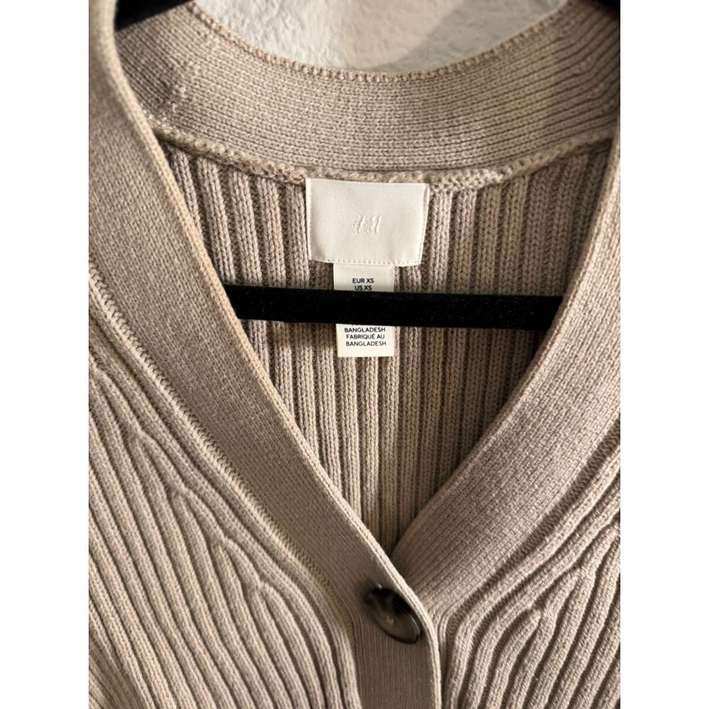 H&M Tan Ribbed Sweater - Picture 2 of 3